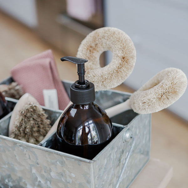 5 reasons to use eco-friendly cleaning products