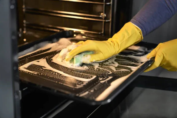 How to Clean an Oven Naturally
