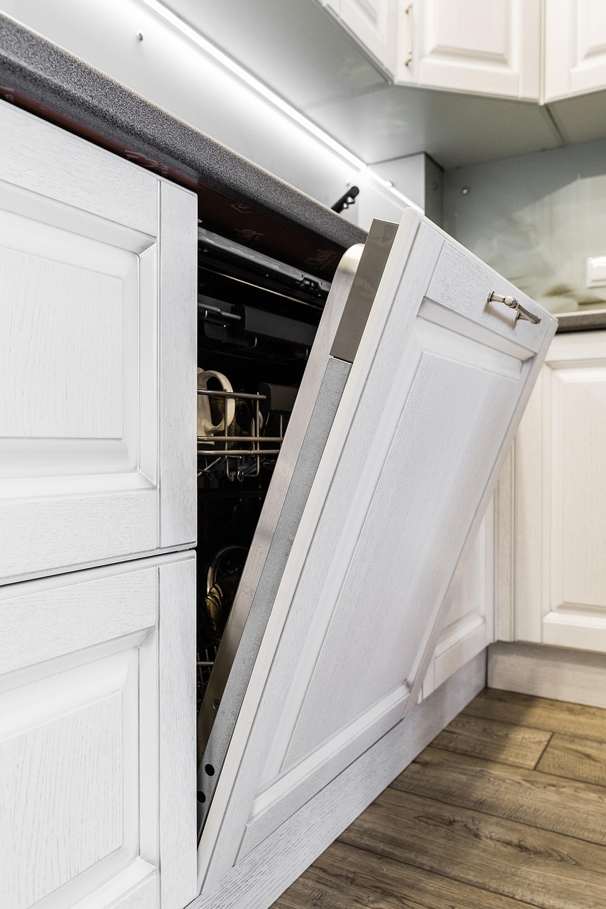 How to Clean a Dishwasher